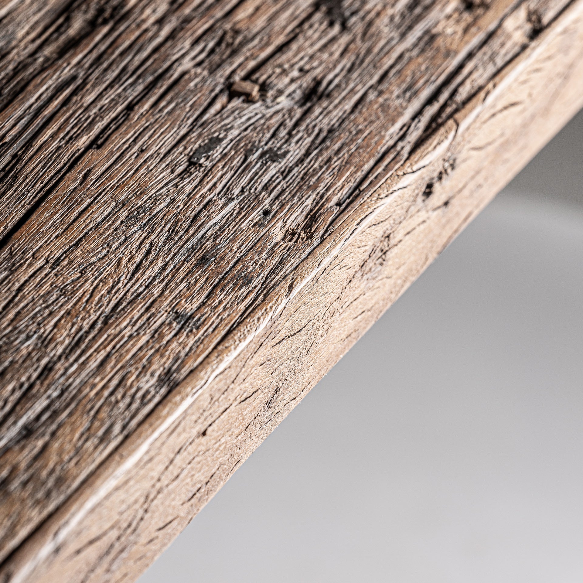 UZOR DINING TABLE